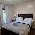 Suite 1, Sleep 4, Walk To Attractions In Uptown