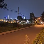 Suite 1, Sleep 4, Walk To Attractions In Uptown