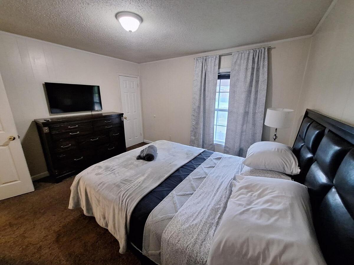 1, Sleep 4, Walk To Attractions In Uptown * Charlotte